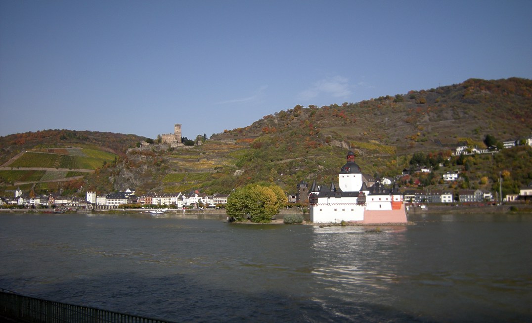 09 Pfalzgrafenstein 4 mit Burg Gutenfels