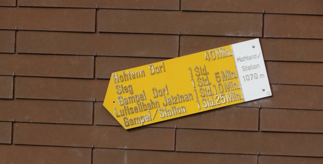 01 Wegweiser Hohten