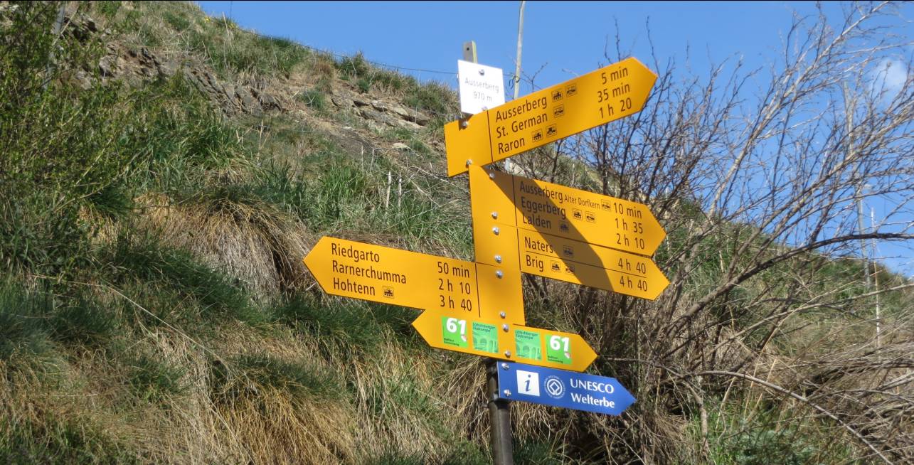 15 Wegweiser in Ausserberg