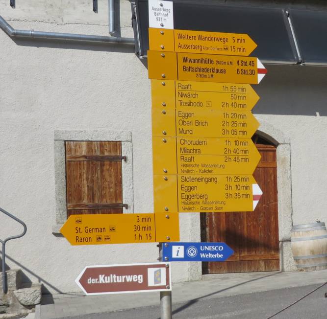 16 Wegweiser Ausserberg Bahnhof
