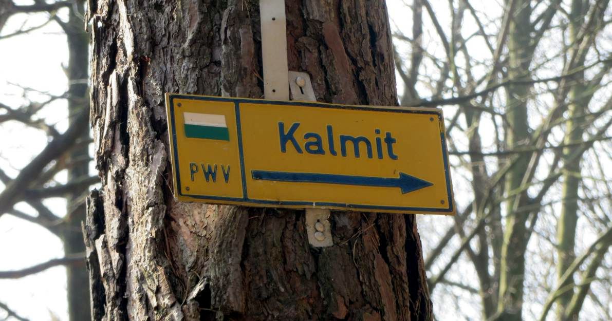 10 Wegweiser Kalmit
